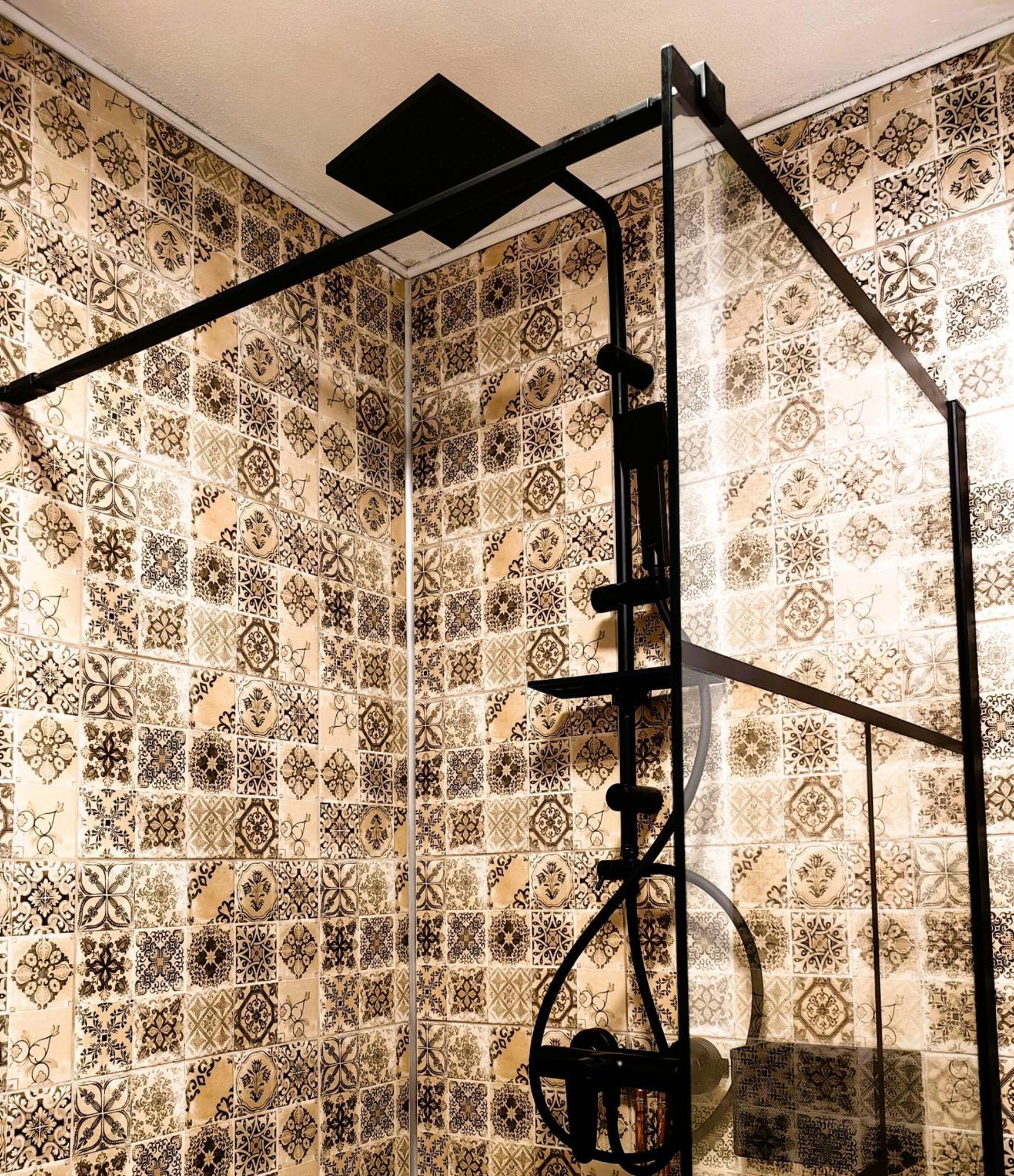 Voinescu House - Natural Living & Eating Simon Room photo